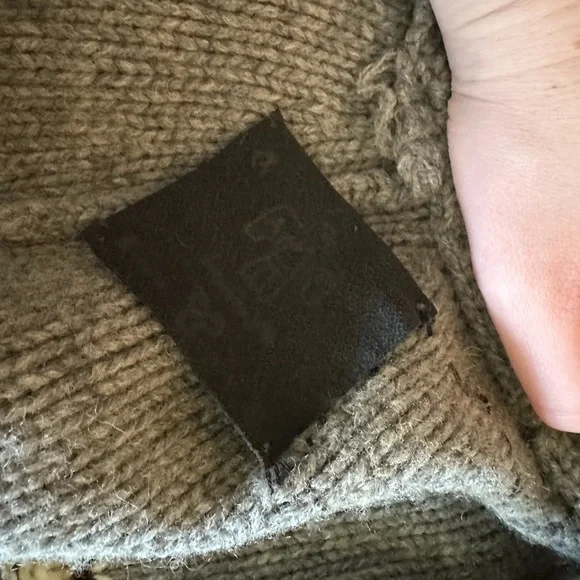 Aritzia tna sweater - Picture 2 of 6